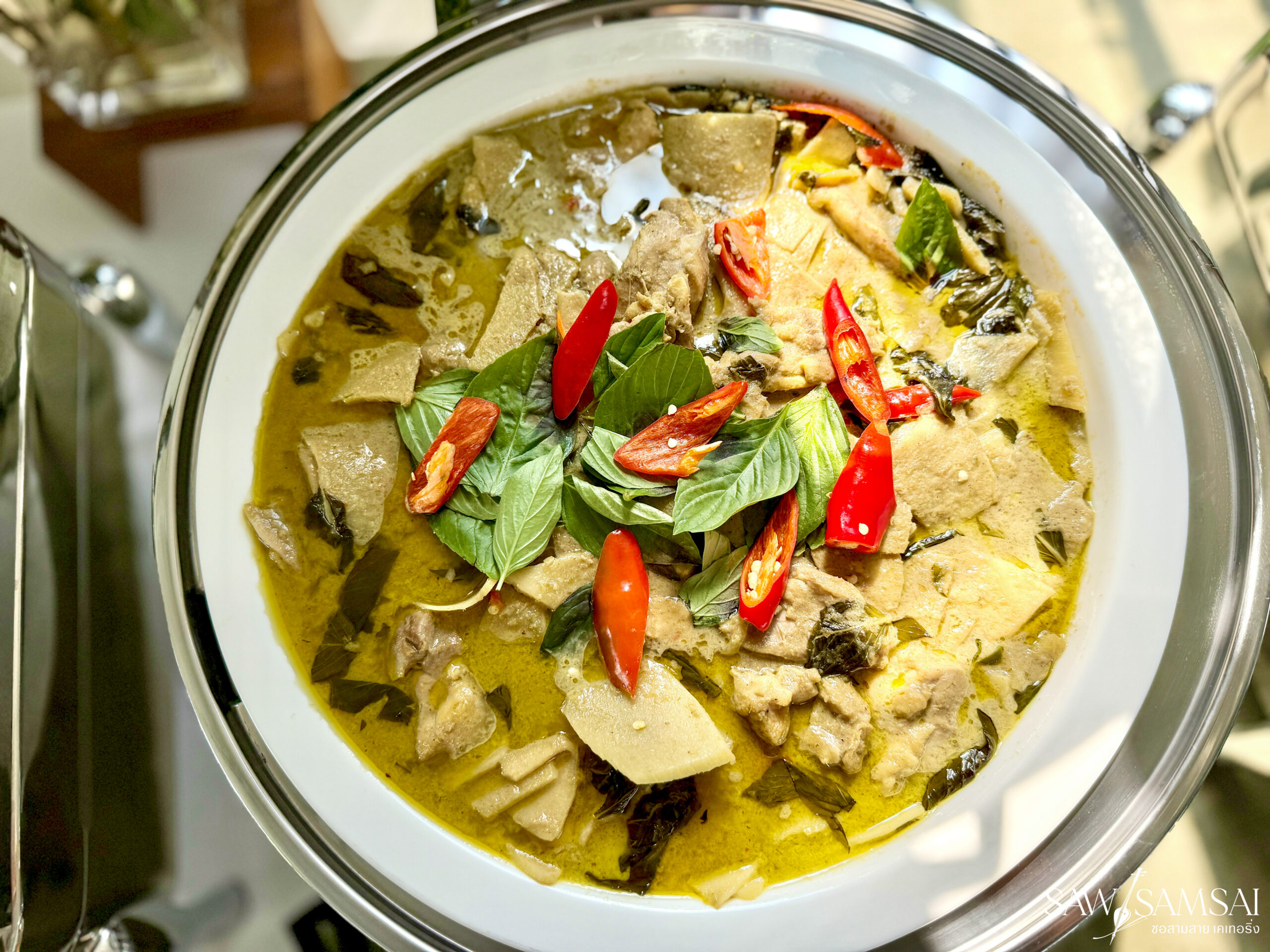 แกงเขียวหวานไก่ ยอดมะพร้าวอ่อน เมนูบุฟเฟ่ต์เซต 1