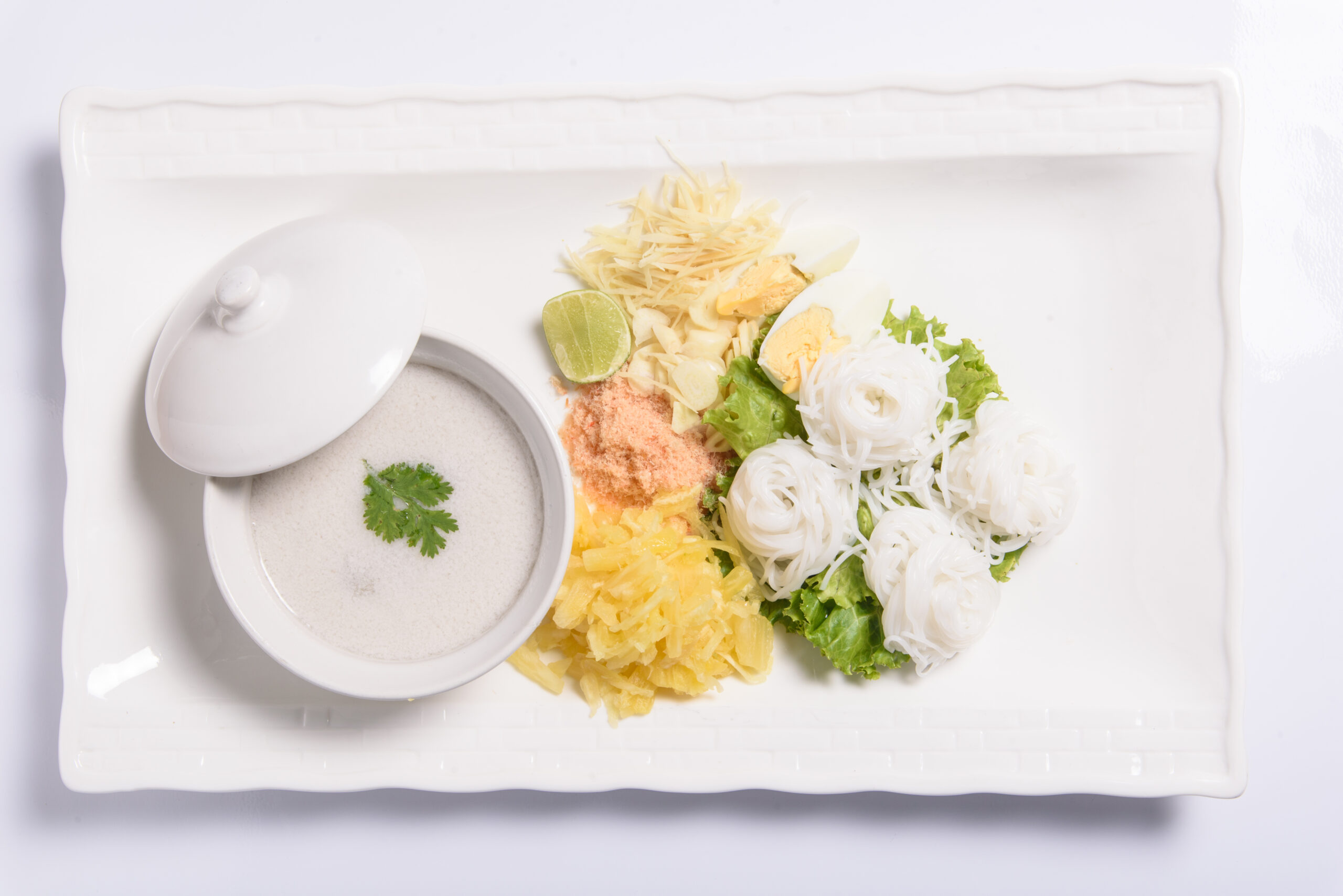 ขนมจีนซาวน้ำ เมนูไทยโบราณหาทานยาก ร้านอาหารไทยชาววัง สุขุมวิท