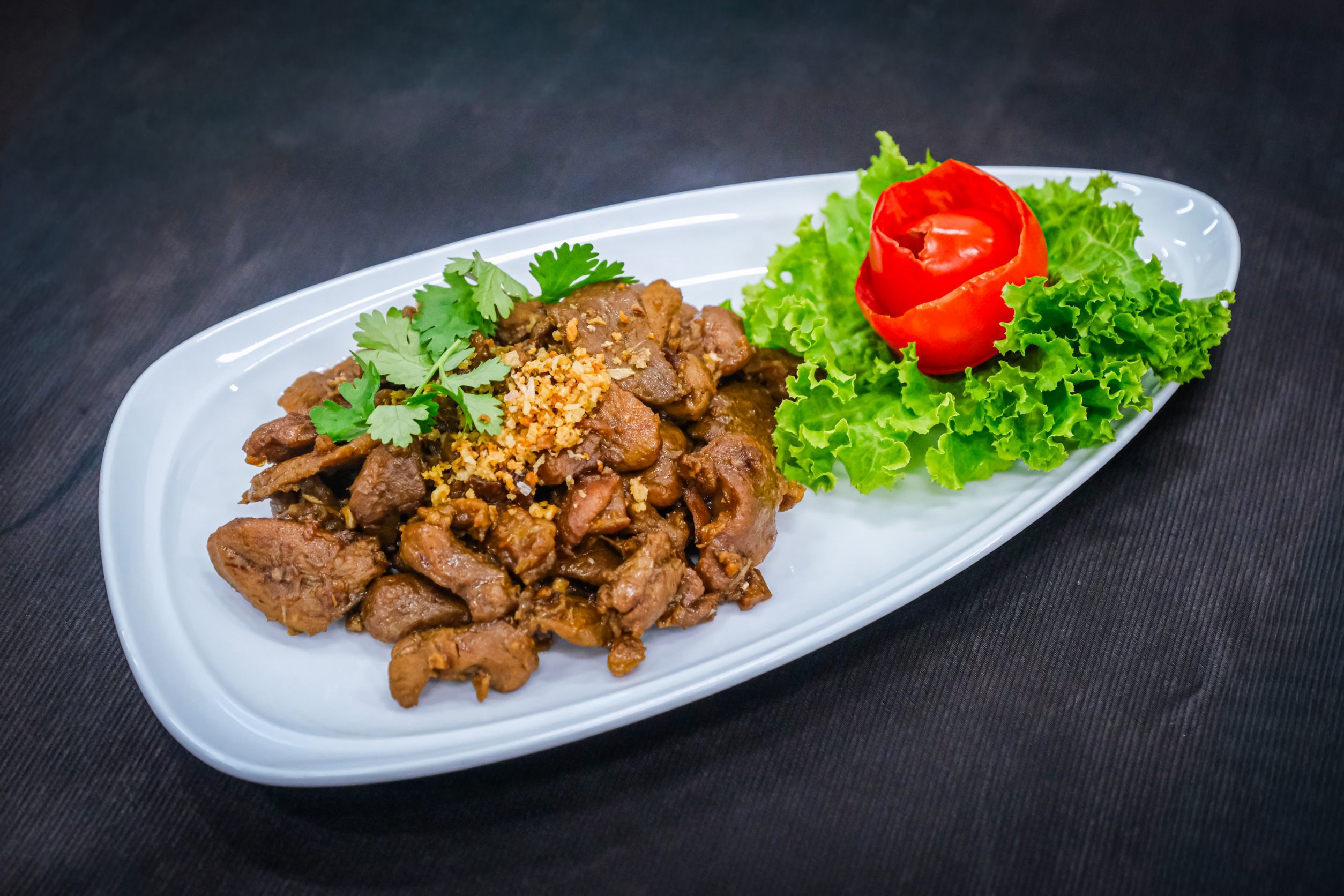 เนื้อเป็ดทอดกระเทียม เสิร์ฟคู่เป็ดปักกิ่งในจานเดียวกัน โต๊ะจีนชุดจักรพรรดิ
