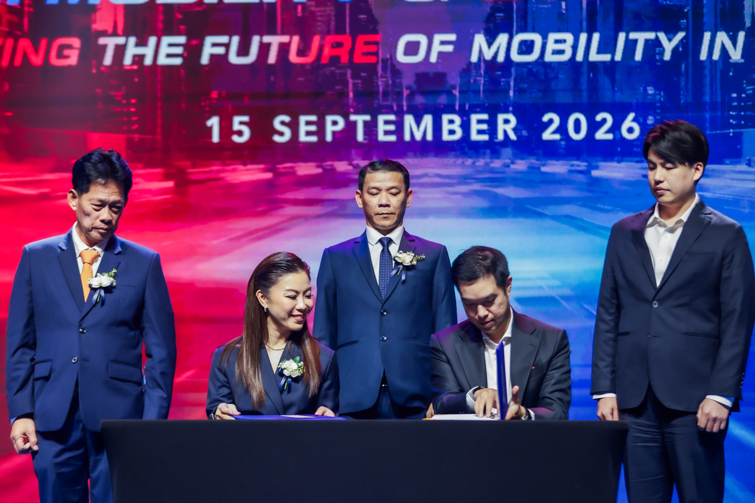 พิธีลงนาม MOU EV Fleet Solution ระหว่างกิจเศรษฐี โมบิลิตี้ และ EVOLT Technology
