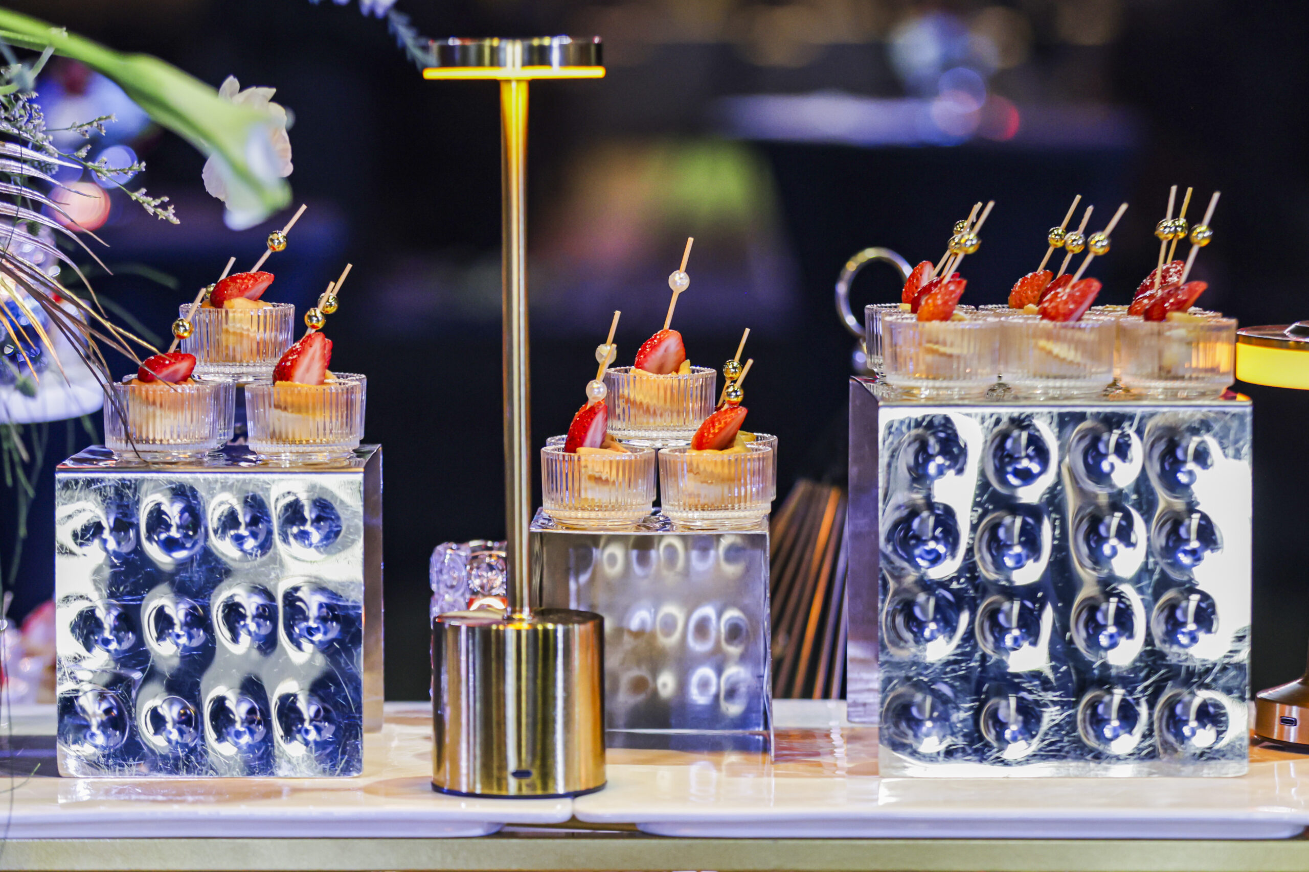 มินิแพนเค้กสตรอว์เบอร์รี่ เมนู Cocktail ในงานเปิดตัวรถ KIM LONG MOTOR โดย SawSamSai Catering